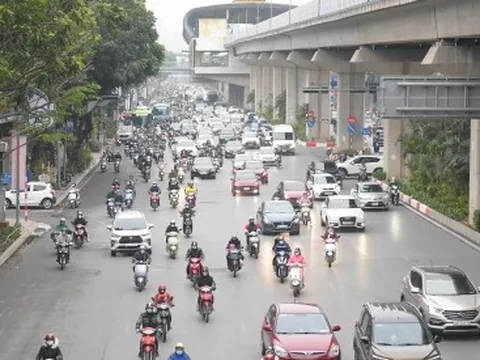 Giao thông Hà Nội thông thoáng trong ngày đầu tiên đi làm sau kỳ nghỉ Tết