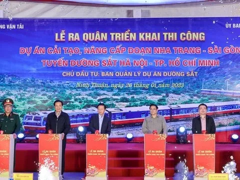 Thủ tướng: Vừa cải tạo, nâng cấp đường sắt Hà Nội-TPHCM, vừa nghiên cứu, chuẩn bị đầu tư đường sắt tốc độ cao Bắc-Nam