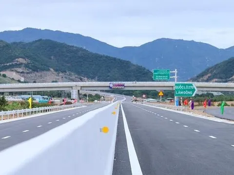 Làm đường có tâm như Tập đoàn Sơn Hải: Về đích sớm 3 tháng, tự bỏ tiền mở rộng lề đường để người dân di chuyển an toàn hơn