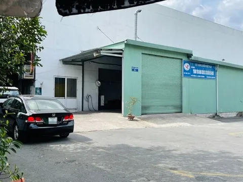 TP HCM: Tái diễn cảnh lạ ở trung tâm đăng kiểm