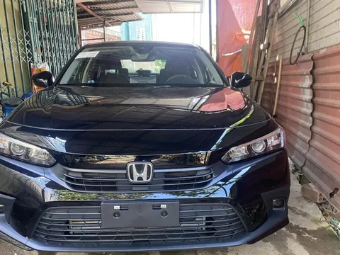 Chủ xe Honda Civic chịu lỗ gần 100 triệu sau 19km lăn bánh: Xe mới 'đập hộp', chưa kịp ra biển số