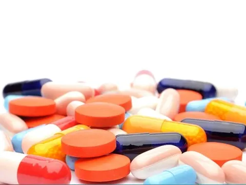 Suýt mất mạng vì tự ý mua thuốc uống