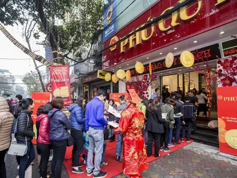 Những con "phố vàng" nổi tiếng tại Hà Nội mỗi dịp ngày vía Thần Tài đến