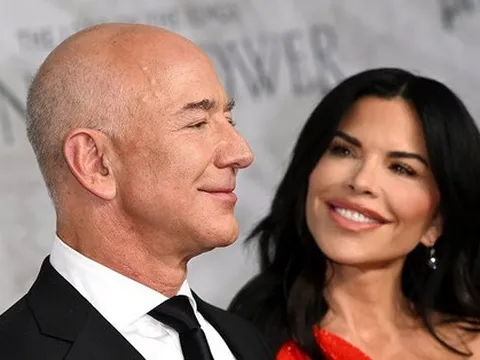 Bạn gái Jeff Bezos tiết lộ bí quyết ‘làm boss’ của ông chủ Amazon: Bài học 'nâng cao' về kinh doanh nhưng hóa ra ai cũng có thể thực hiện được