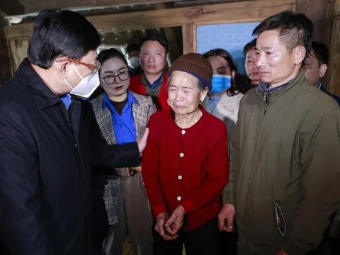 Lãnh đạo Thanh Hóa chia buồn với thân nhân thầy giáo cùng con, cháu tử vong dưới vực