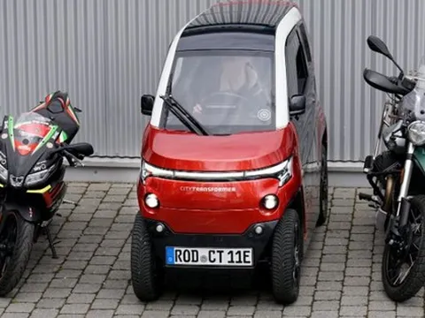 Hãng xe điện khởi nghiệp ra mắt ô tô điện đối phó với tắc đường: nhỏ gọn không kém xe máy, đi được 180 km mỗi lần sạc