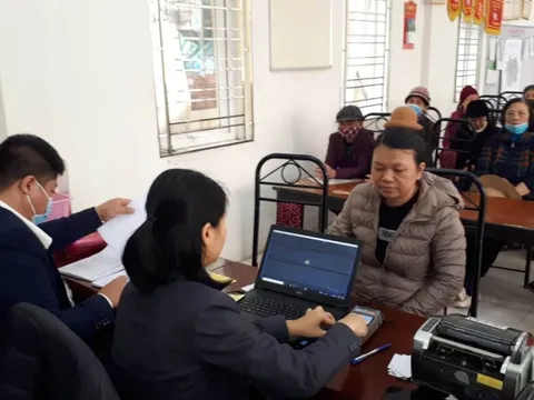 Trên 30.000 tỷ đồng tiền lương hưu và trợ cấp bảo hiểm xã hội được phát qua bưu điện