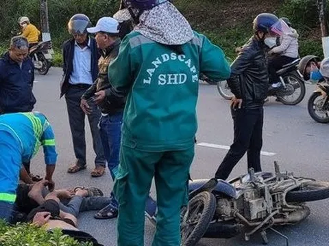 Đà Nẵng: Trượt ngã vào giải phân cách, 2 thanh niên bất tỉnh