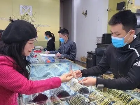Hà Tĩnh: Giá vàng các tiệm có sự chênh lệch trong ngày vía thần tài