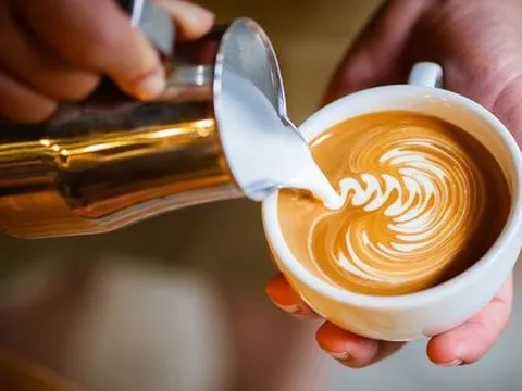 Tác động bất ngờ khi uống cà phê sữa thường xuyên mùa dịch