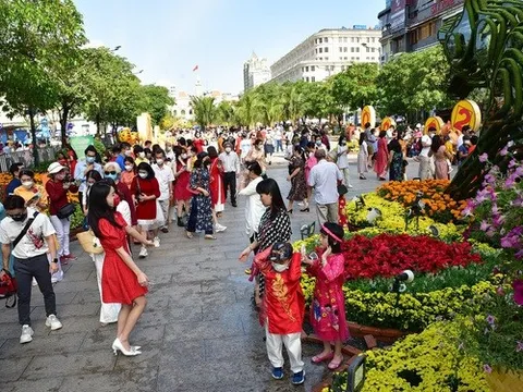 Gần chạm ngưỡng 100 triệu người, dân số Việt Nam đứng thứ mấy trong khu vực?