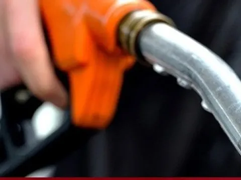 Đề xuất điều chỉnh giá xăng dầu hàng tuần, chỉ trừ Tết Nguyên đán