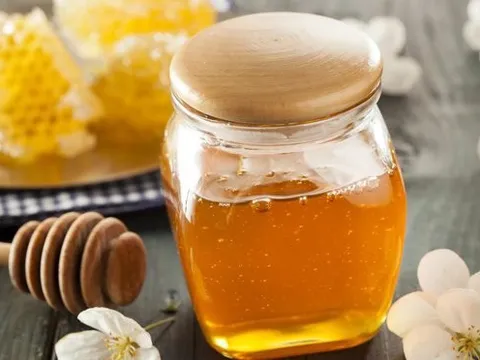 Chữa viêm thanh quản bằng mật ong có hiệu quả không?