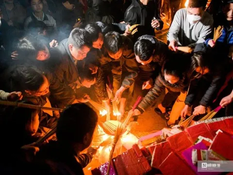 Tục xin lửa đình làng, lấy "đỏ" của người Hà Nội