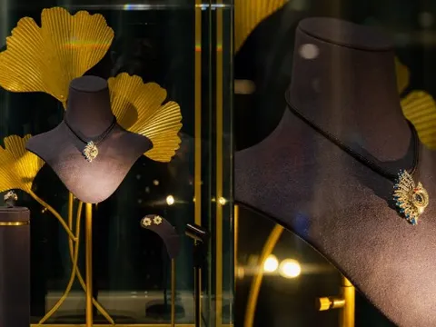 Thưởng lãm những kiệt tác trang sức chuyển động của nhà Goldmark Oakham