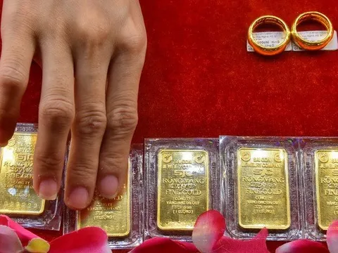 Giá vàng hôm nay 2-2: Tăng dữ dội dù Mỹ tăng thêm lãi suất