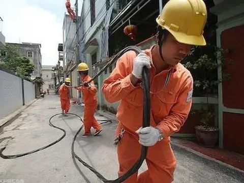 EVN: Nếu không tăng giá điện, năm 2023 dự kiến lỗ gần 65.000 tỷ đồng, hết tháng 5 sẽ không còn tiền trong tài khoản