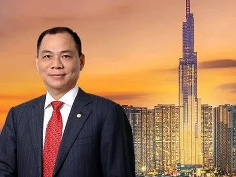 Mổ xẻ doanh thu 4,3 tỷ USD năm 2022 của Vingroup: Tỷ trọng doanh thu ngoài bán BĐS tăng mạnh, ô tô đóng góp hơn nửa tỷ USD