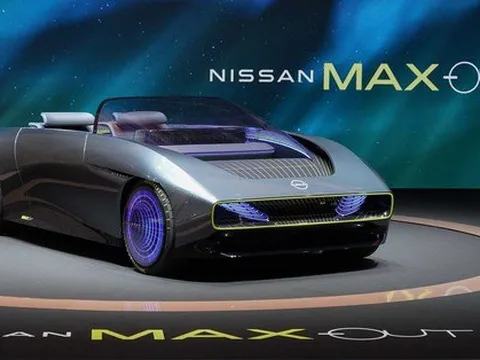 Nissan trình làng mẫu xe điện mui trần Max-Out cực hầm hố