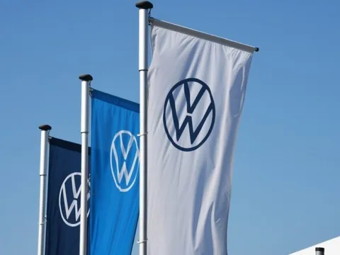 Từ Tesla, Ford cho tới cả VinFast đua nhau giảm giá nhưng một nhà sản xuất ô tô sẵn sàng nói không