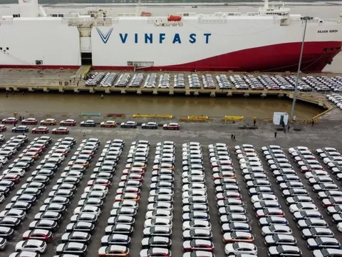 VinFast hoãn giao xe điện cho khách Mỹ đến cuối tháng 2 để cập nhật phần mềm