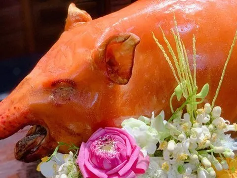 Hà Nội: Mẹt lợn quay nghệ thuật gây sốt dịp rằm tháng Giêng