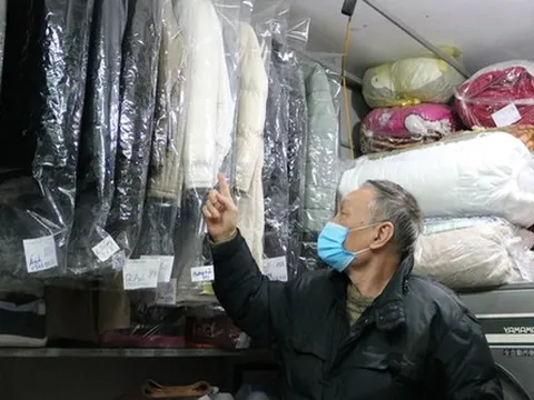 Trời nồm ẩm, máy sấy, hút ẩm, dịch vụ giặt là đắt khách