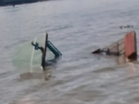 Đồng Nai: Chìm ghe chở khách đi chùa, một người tử vong