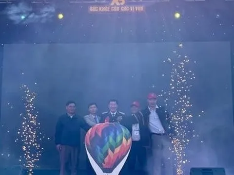 Kon Tum: Lễ hội khinh khí cầu lập kỷ lục Việt Nam