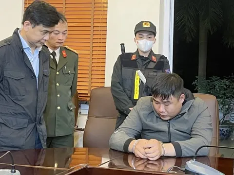 Lao xe vào tổ công tác, tông thiếu tá CSGT nứt hộp sọ