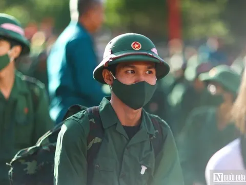 Chân dung thanh niên mồ côi tình nguyện viết đơn vào quân ngũ