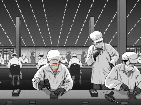 Bên trong nhà máy sản xuất iPhone: Không cửa sổ để khó phân biệt ngày đêm, uống nước quá lâu cũng bị giảm lương, giám sát viên quát mắng 24/7