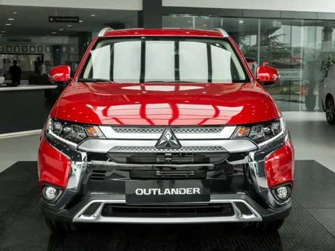 Bảng giá xe Mitsubishi tháng 2: Mitsubishi Outlander nhận ưu đãi gần 70 triệu đồng