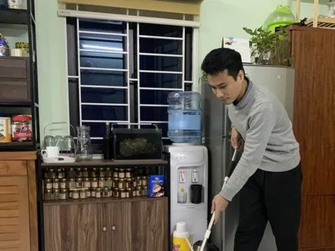 Nhà đổ mồ hôi, quần áo bốc mùi, người dân Hà Nội bỏ trăm triệu đồng để 'đối phó'