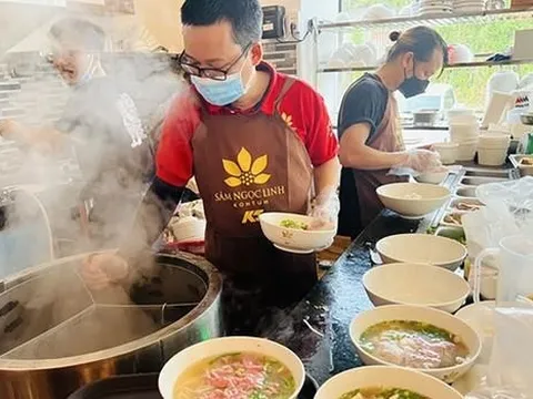 "Sói đêm" đụng độ với bầu Đức tại V-League 2023: Dùng Sâm Ngọc Linh để nấu Phở, combo đặc biệt giá tới 200 ngàn đồng