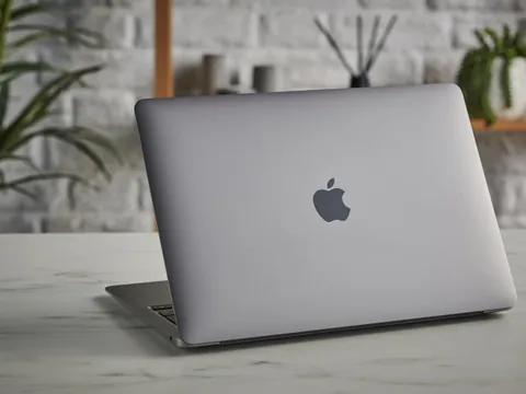 Người dùng hưởng lợi lớn từ vụ Apple ép đại lý mua 'bia kèm lạc': iPhone 14 giảm giá sâu, MacBook Air M1 giờ chỉ hơn 19 triệu đồng