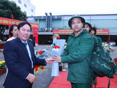 CEO doanh nghiệp ngàn tỉ đồng tình nguyện lên đường nhập ngũ