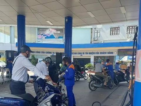 Quản lý giá xăng dầu: Bộ Công Thương muốn 'trao quyền', Tài chính… từ chối