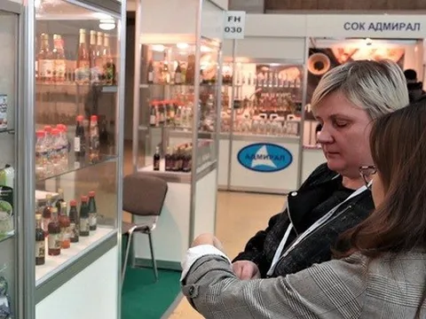 Phở, bún, nước trái cây Việt... lên kệ hàng triển lãm ở Nga