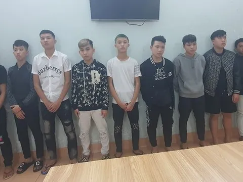 Hai cô gái đánh nhau khiến gần 60 thanh thiếu niên “huyết chiến”