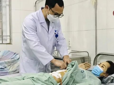 Bụng to rất nhanh trong vòng 5 tháng, đi khám mới biết có khối u 6,5 kg