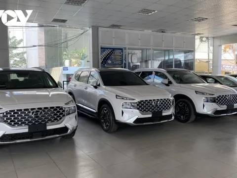 Hết tình trạng “bia kèm lạc”, Hyundai đồng loạt giảm giá xe sau Tết