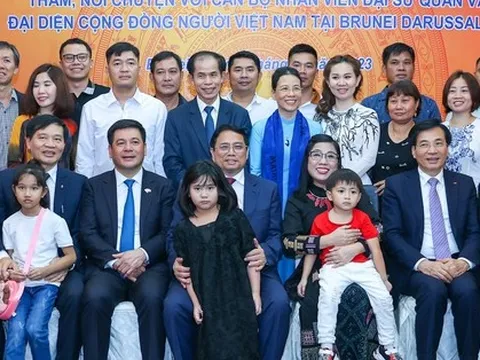 Thủ tướng: Bà con Việt kiều có thể góp ý xây dựng đất nước, đề xuất, kiến nghị qua Cổng Thông tin điện tử Chính phủ