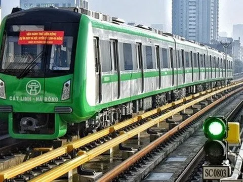 Nhà ga bất ngờ gặp sự cố, tàu Cát Linh-Hà Đông phải dừng giữa đường