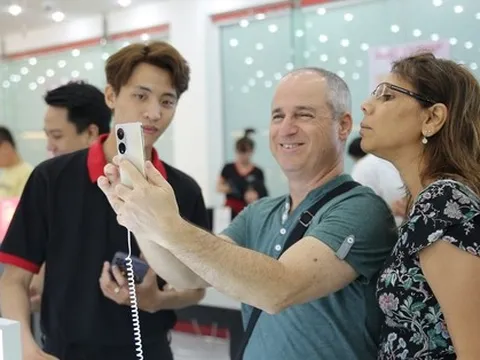 Một mẫu điện thoại vừa ra mắt tại Việt Nam nhận tới 27.000 đơn đặt trước