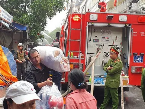 Cập nhật mới nhất từ hiện trường vụ cháy chợ nông sản lớn nhất Hải Phòng