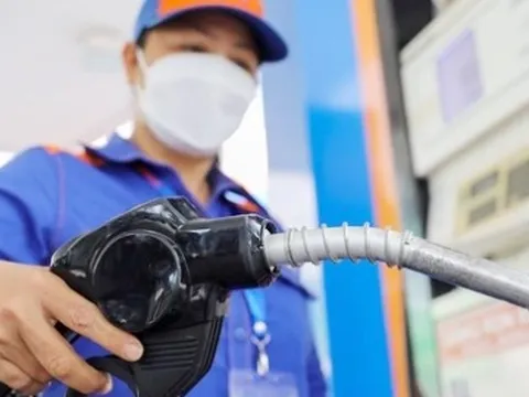 Giá xăng được dự báo giảm 200 - 400 đồng, dầu giảm 1.000 đồng vào ngày mai