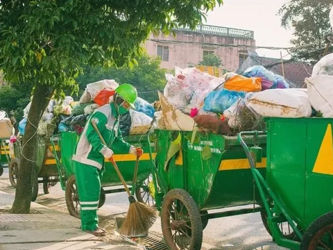 Một công ty xử lý rác ở Huế nộp gần 1 tỷ đồng do chi vượt quỹ lương
