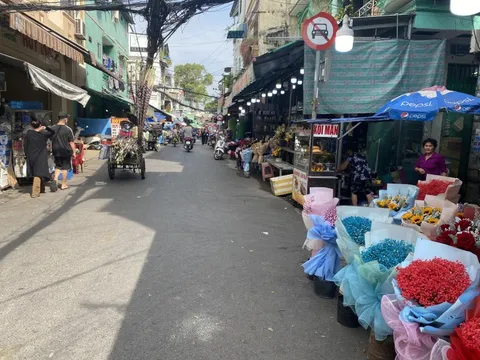 Thị trường hoa TP HCM vắng khách trước ngày lễ tình nhân 14-2