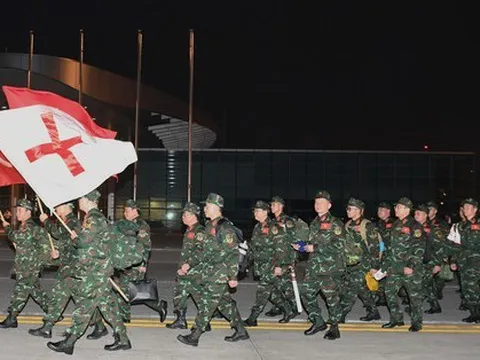 Cận cảnh máy bay cất cánh đưa đoàn Quân đội Việt Nam lên đường tới Thổ Nhĩ Kỳ cứu hộ